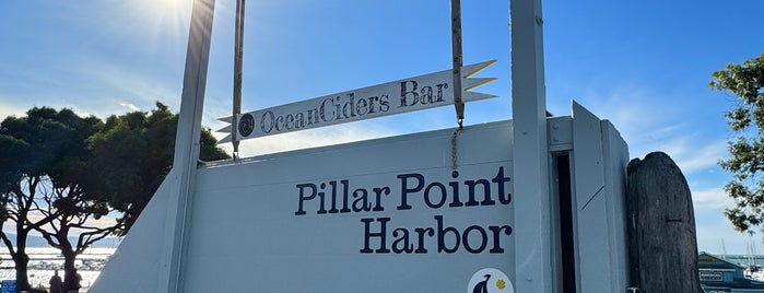 Pillar Point Harbor is one of Orte, die Stephanie gefallen.