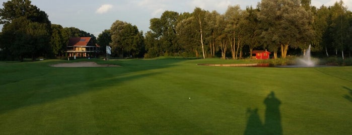 Golfclub München Eichenried is one of Tempat yang Disukai JRA.