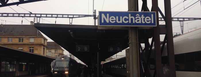 Neuchâtel Main Station is one of Gares.