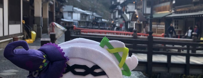 Ginzan Onsen is one of 時々贅沢、普段は普通 Sometimes extravagant, usually normal.