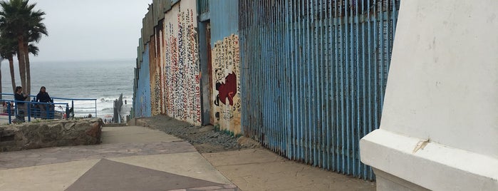 Límite de la República Mexicana. is one of Tijuana.