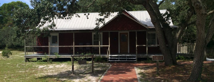Cedar Key Museum State Park is one of Lieux sauvegardés par Kimmie.
