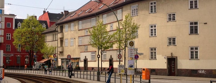 H Rummelsburger Straße / Edisonstraße is one of Berlin tram line 27.