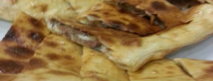 Karadeniz Pide & Kebap Salonu is one of Faruk'un Beğendiği Mekanlar.