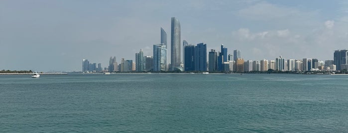 Abu Dhabi Breakwater is one of Posti che sono piaciuti a Maisoon.