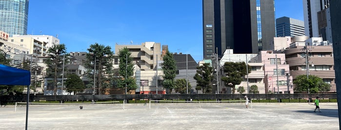 新宿区立西新宿中学校 is one of 新宿区 投票所.