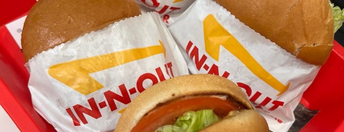 In-N-Out Burger is one of Food in La.