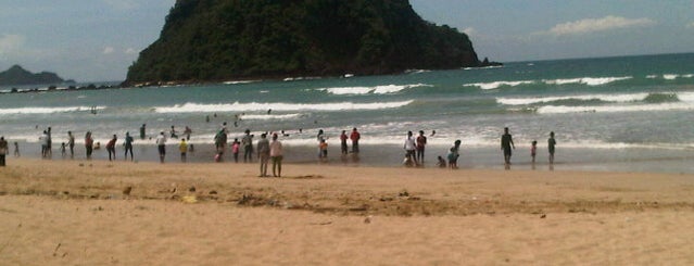 Pantai Pulau Merah is one of Tempat yang Disukai Jan.
