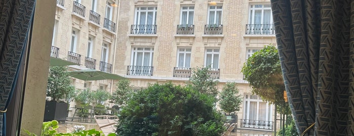 Fraser Suites Le Claridge Champs-Élysées is one of 🦋 Raghad 🦋'ın Kaydettiği Mekanlar.