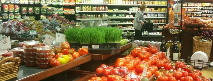 Busch's Fresh Food Market is one of Dan’s Liked Places.
