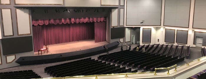 Watchtower Educational Center Auditorium is one of Tempat yang Disukai Cheri.
