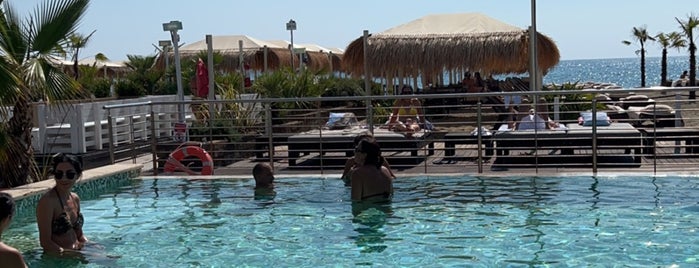 Beach Club is one of สถานที่ที่บันทึกไว้ของ Feras.