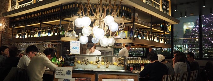 Oyster Bar Wharf is one of The 15 Best Places for Fresh Seafood in Tokyo.