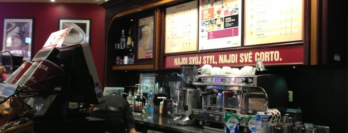 Costa Coffee is one of Tempat yang Disukai Jan.