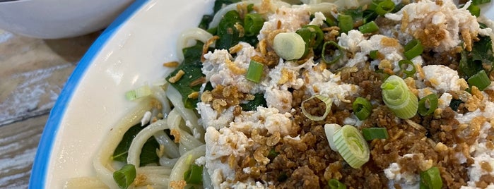Noodle Shack (麵粉居) is one of Food one utama.