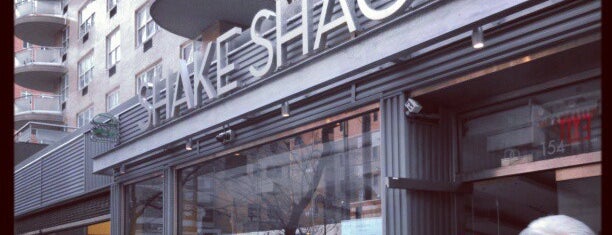 Shake Shack is one of Posti che sono piaciuti a John.