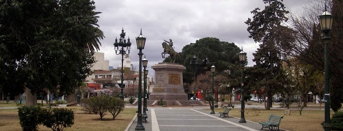 Plaza San Martin is one of Si vas a La Pampa....