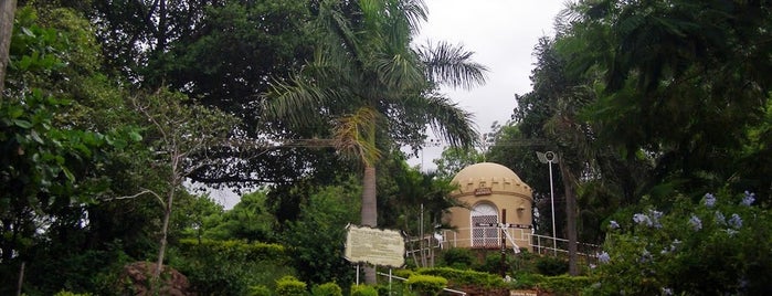 Oratorio San Miguel is one of Si vas al Departamento Central en Paraguay....