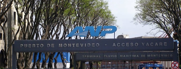Puerto de Montevideo is one of Si vas a Montevideo....