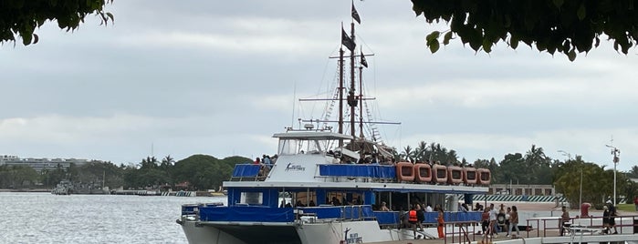 Embarcadero Marina Vallarta is one of JC : понравившиеся места.