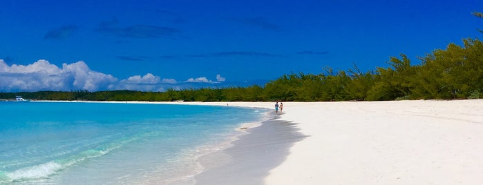 Half Moon Cay is one of Fui!!!!.