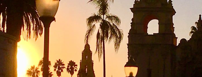 California Tower at Balboa Park is one of San Diego Todo.