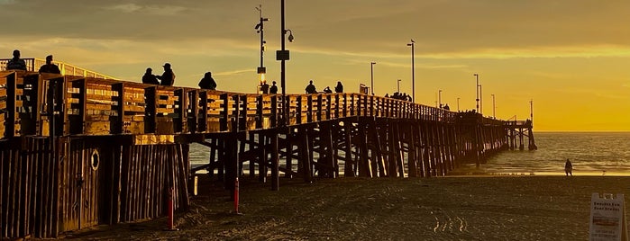 Newport Beach Pier is one of LA 🎉.