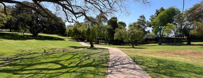 Mission Hills Pioneer Park is one of parqs.