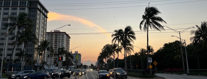 Fort Lauderdale Beach @ Sunrise Boulevard is one of nessessar.