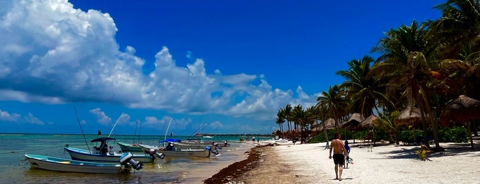 Playa Akumal is one of Tempat yang Disukai BP.