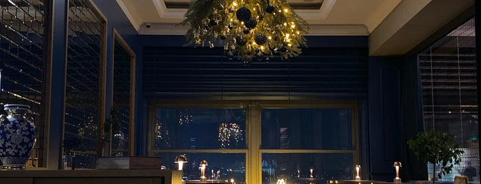 The Ritz-Carlton Atelier Lounge is one of Istanbul restaurants (Michelin).