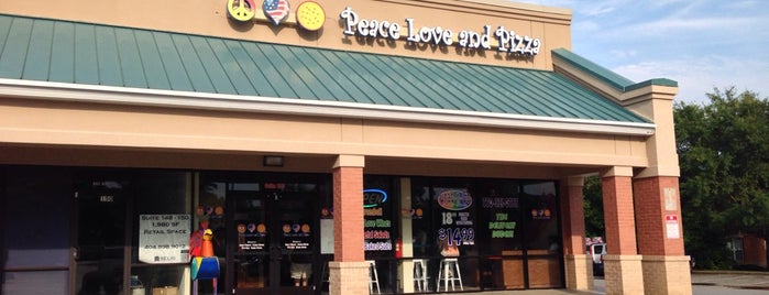 Peace Love and Pizza is one of สถานที่ที่ Scott ถูกใจ.