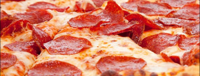 Little Caesars Pizza is one of favoritos para comer.