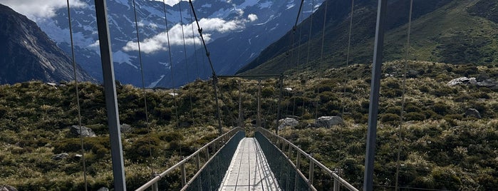 Upper Hooker Suspension Bridge is one of NZ s Izy.