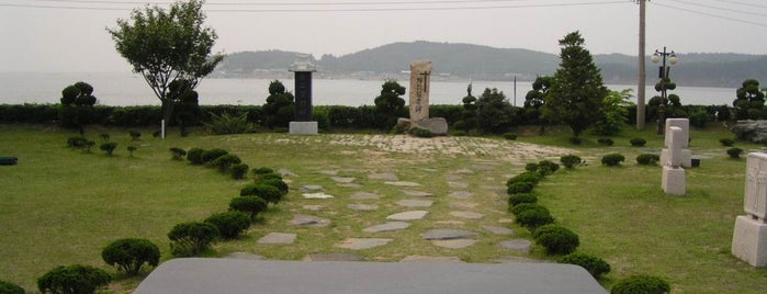 갈매못 is one of 천주교 성지 (Shrine of Catholic in South Korea).