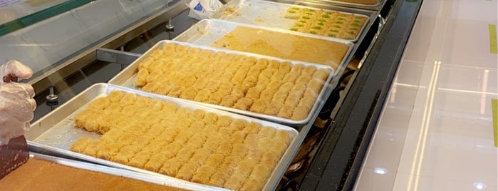 NAJM BALAH Sweets is one of Tempat yang Disimpan Lamya.
