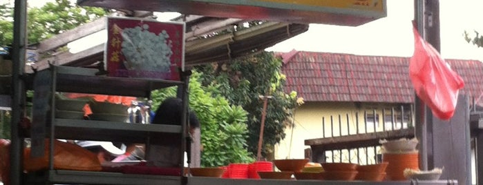 Heng Kee Bak Kut Teh 兴记肉骨茶 is one of Eateries in Selangor & KL.