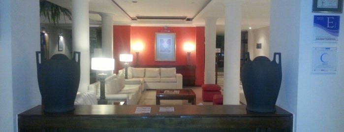 Gran Hotel Paraná is one of Tempat yang Disukai Simone.