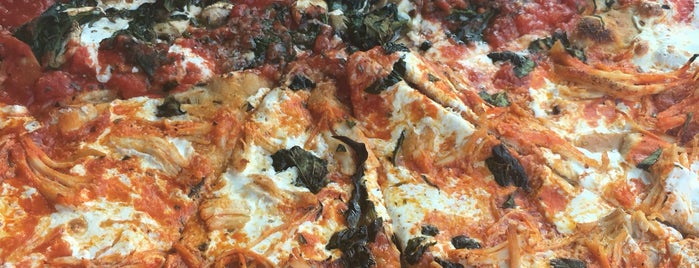 Grimaldi's is one of Pizzaiolo (NY).