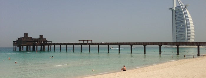Al Qasr Beach is one of Dubai things to do places to go.