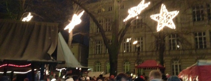 Weihnachtsmarkt Spandau is one of Chrisさんのお気に入りスポット.