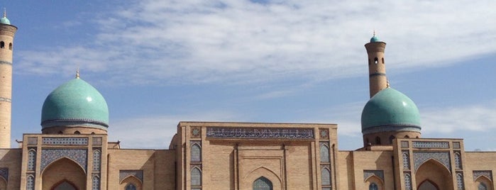 Hazrati Imom Jome Masjidi is one of สถานที่ที่ Anna ถูกใจ.