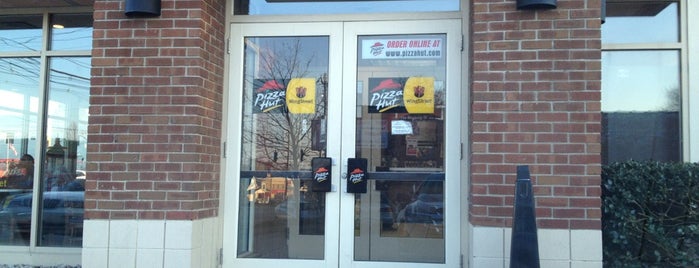 Pizza Hut is one of Louisville.