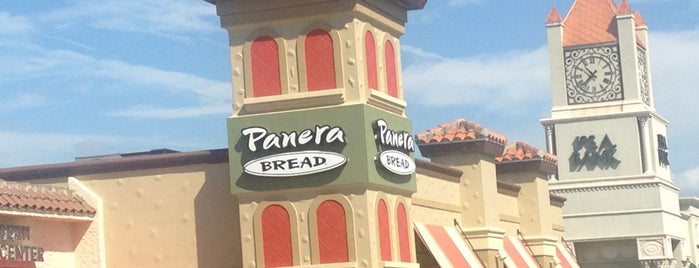 Panera Bread is one of Orte, die Courtney gefallen.