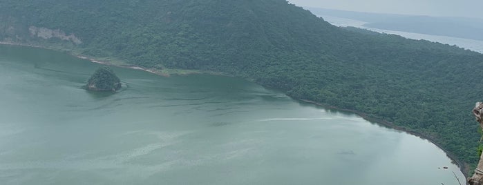 Trail to Taal Volcano Crater is one of Филлипины.