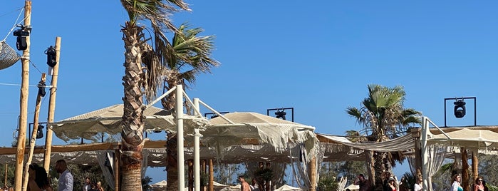 Santanna Beach Club & Restaurant is one of Lugares guardados de A7MAD.