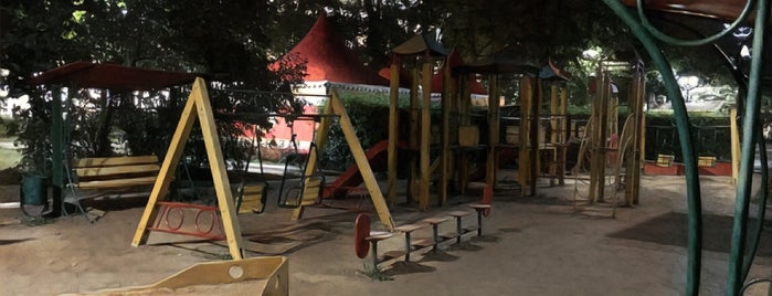 Детская площадка на Страстном бульваре is one of สถานที่ที่ Anna ถูกใจ.