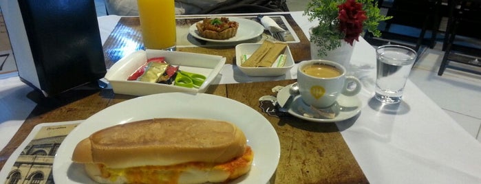 Le Grand Café Et Bistro is one of Food Pelotas.