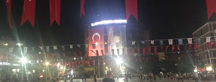 Atatürk Kent Meydanı is one of AYDIN MERKEZ GEZİ REHBERİ.