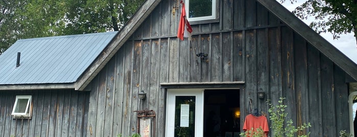Long Dog Winery is one of Prince Edward county.